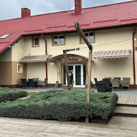 Hotel Intim Rădăuţi 外观 照片