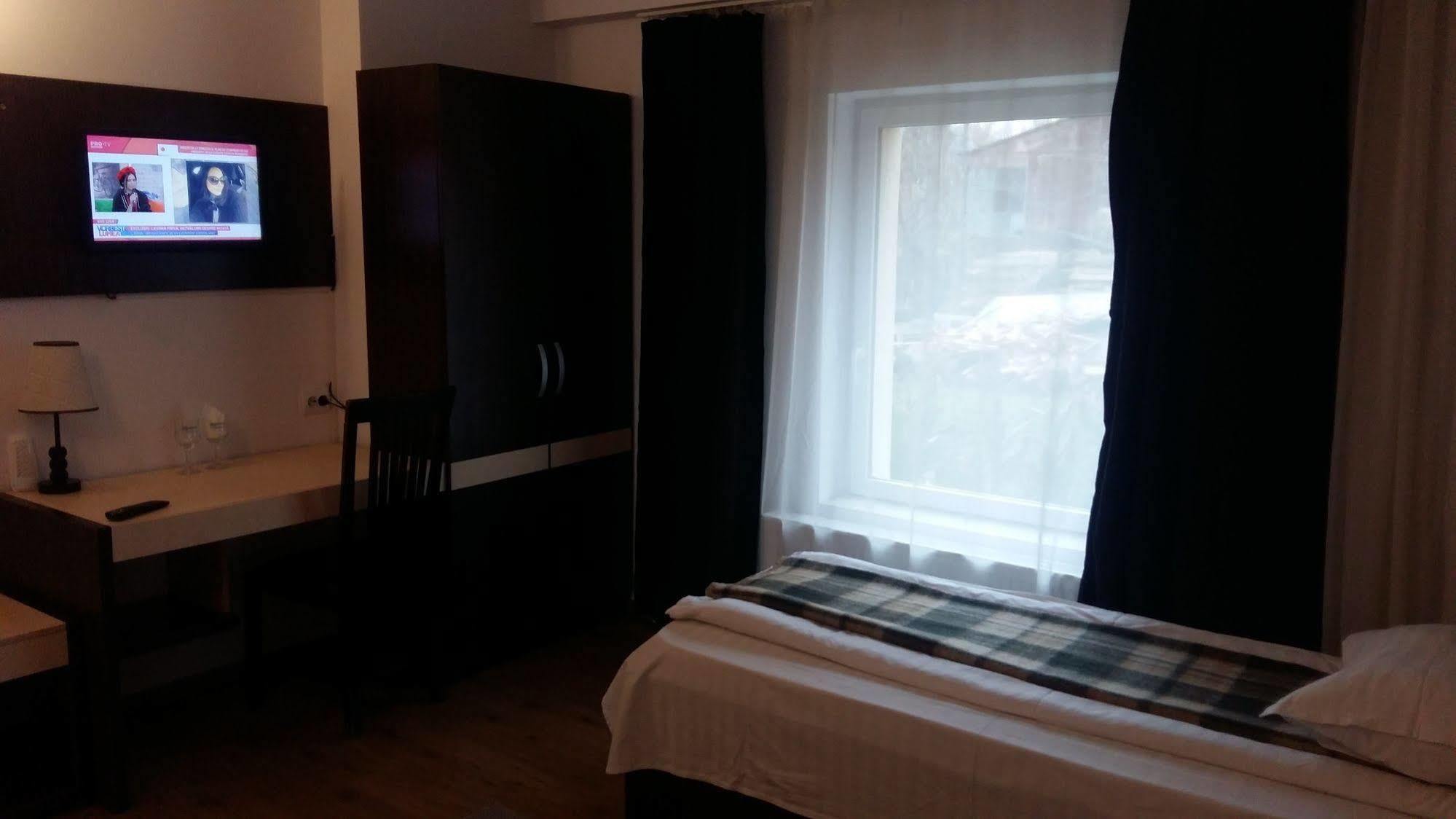 Hotel Intim Rădăuţi 外观 照片